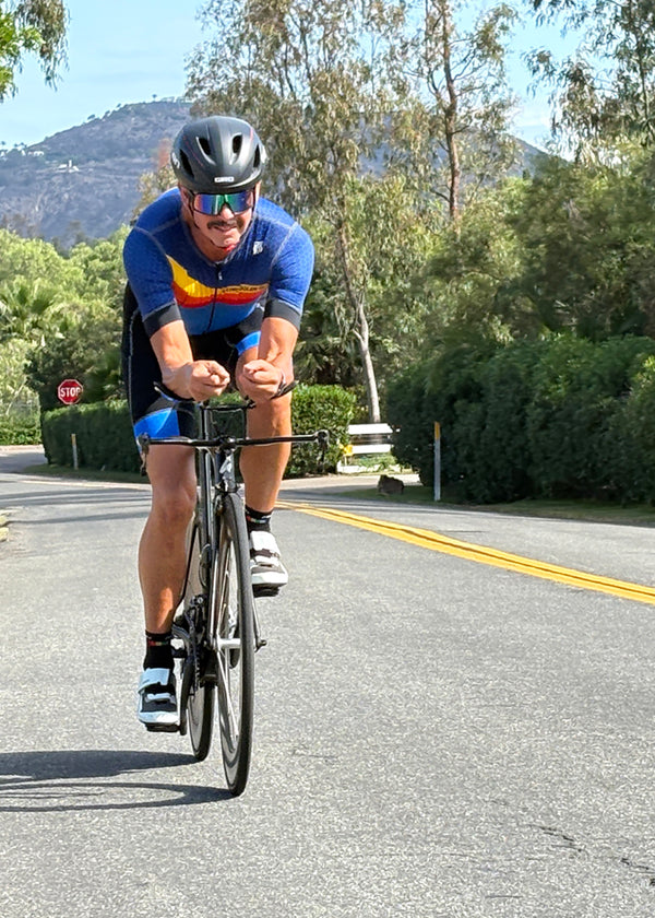 Traje de baño con mangas y diseño de chevron Forza Flisuit™ para hombre (diseña el tuyo propio)