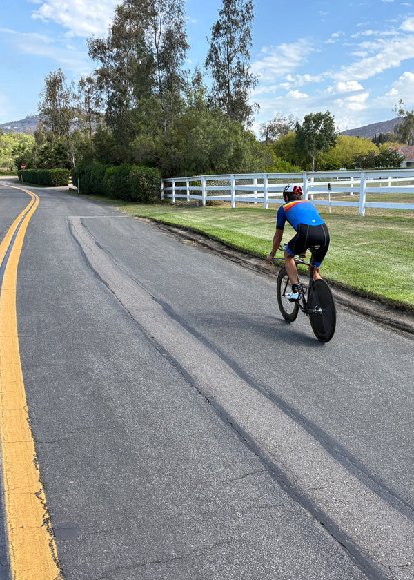 Traje de baño con mangas y diseño de chevron Forza Flisuit™ para hombre (diseña el tuyo propio)